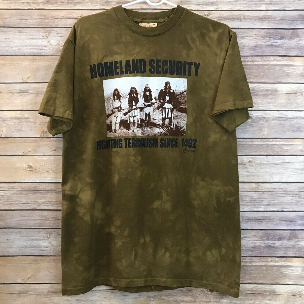 Men's Short Sleeved Statement T-Shirt Medium